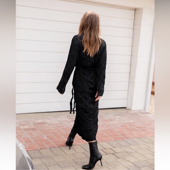 New Zara pleated wrinkle look midi dress - Picture 3 of 7